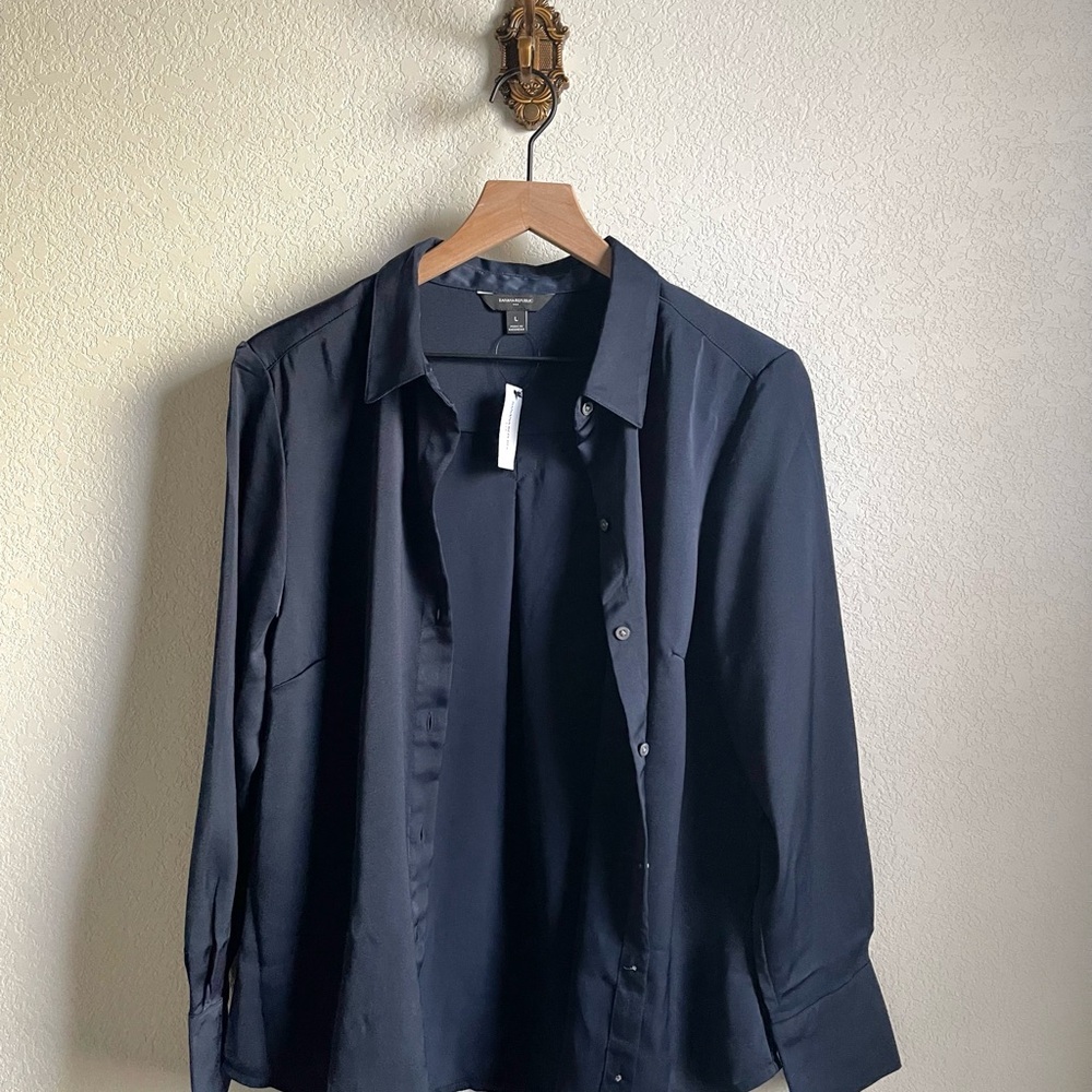 Banana Republic Women's Navy Button Down Shirt